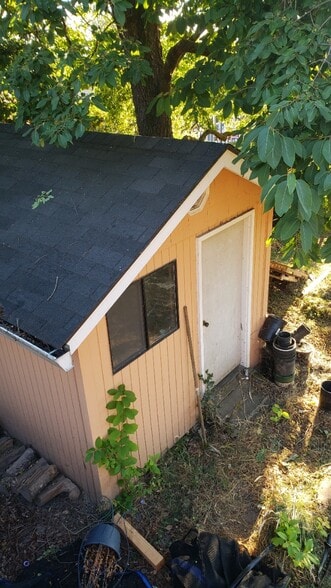 Garden Shed - 607 N 1st Ave