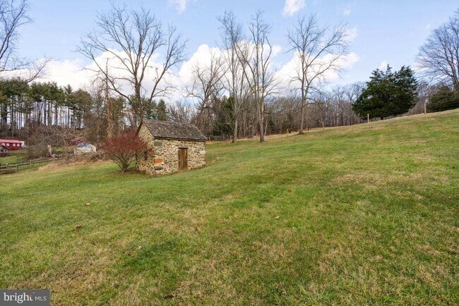 Building Photo - 15615 Falls Rd