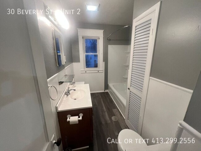 Building Photo - 30 Beverly St