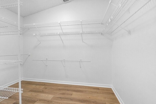 Building Photo - 4932 Boxwood Cir