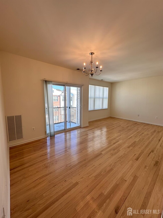 Building Photo - 365 Lehigh Ave