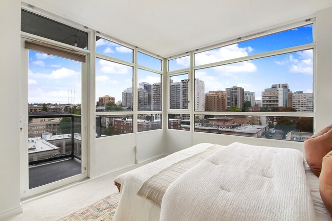 Building Photo - 1420 Terry Ave