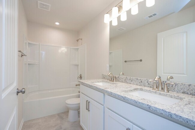 Building Photo - 2031 Sperling Dr