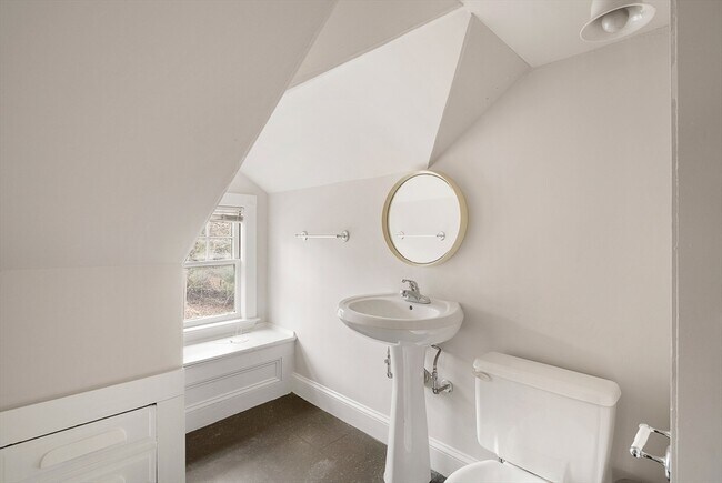 Building Photo - 110 Leonard St