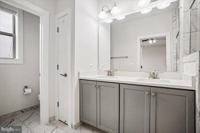 Building Photo - 3016 20th St S