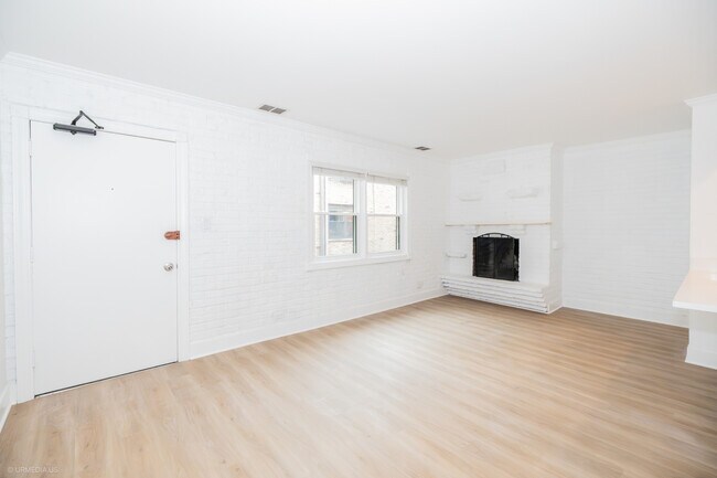 Building Photo - 455 W Grant Pl