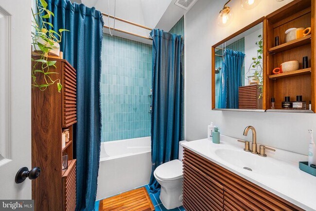 Building Photo - 5426 Irving St