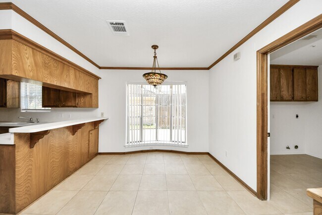 Building Photo - 8006 Oakington Dr