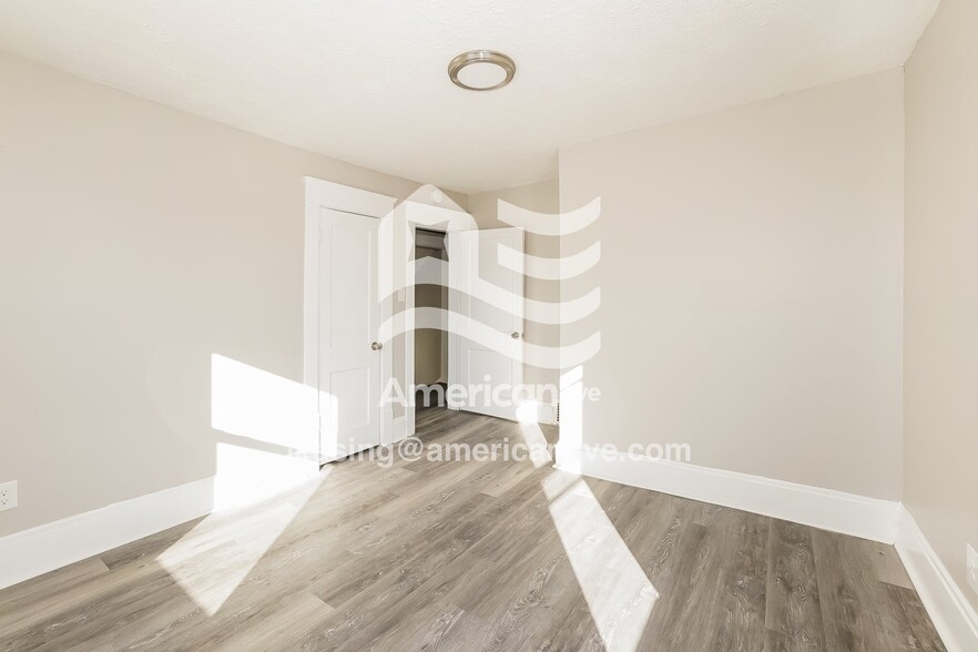 Building Photo - 2229 10th St SW