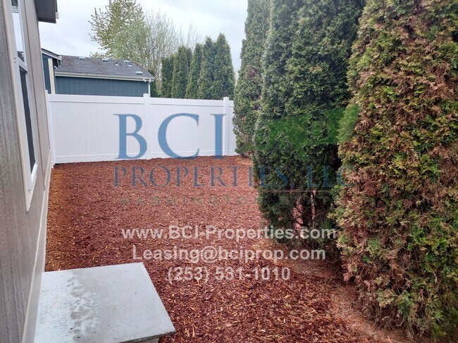 Building Photo - BRAND NEW 2 BEDROOM, 1 BATH!!!