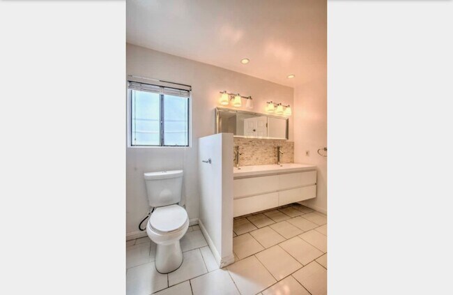 master bath - 4257 Laurel Canyon Blvd