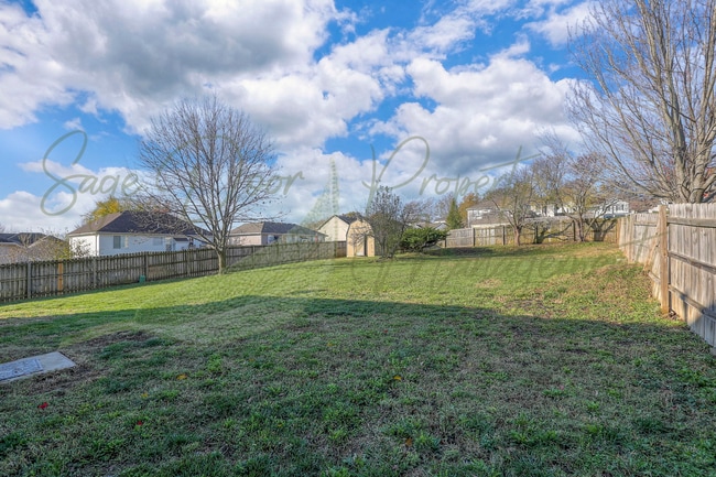 Building Photo - 706 NW Baytree Dr
