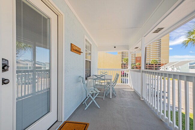 Building Photo - 17642 Front Beach Rd