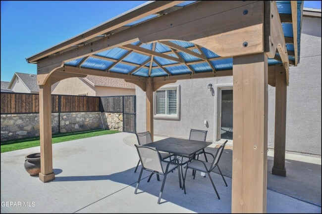 Building Photo - 2224 Honour Point Pl