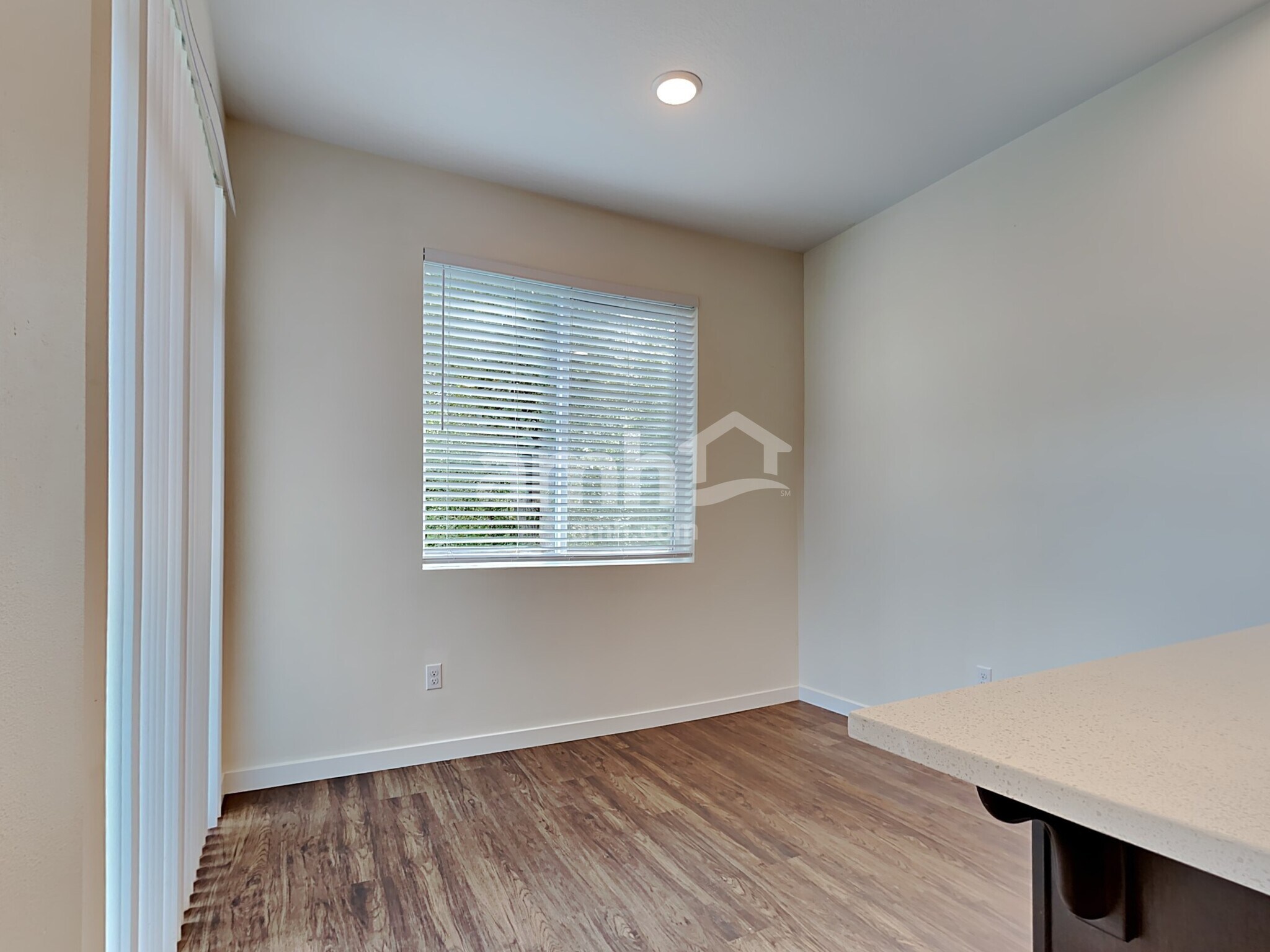 Building Photo - 1211 NE 12th St