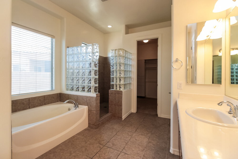 Building Photo - 4626 S Marble St