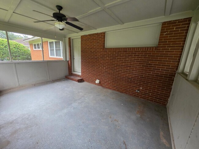 Building Photo - 2412 Bass Ave