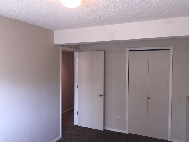 Building Photo - Cozy 4 Bedroom Bi-level in Security/Widefield