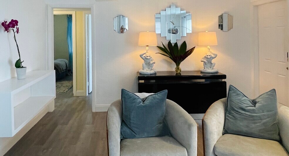 Building Photo - 3902 Westview Ave