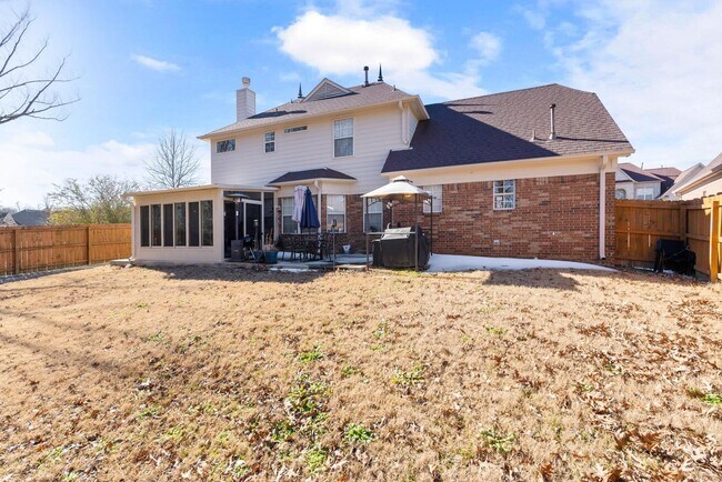 Building Photo - 7911 Pinefrost Ln