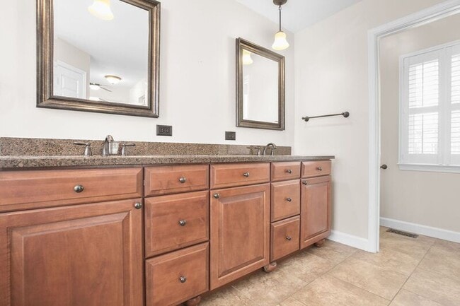 Building Photo - 6000 Blackstone Blvd