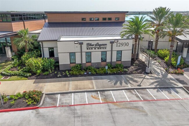 Building Photo - 13814 Salome Dr