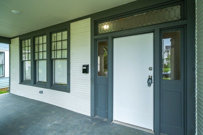 Building Photo - 1715 Berkley Ave