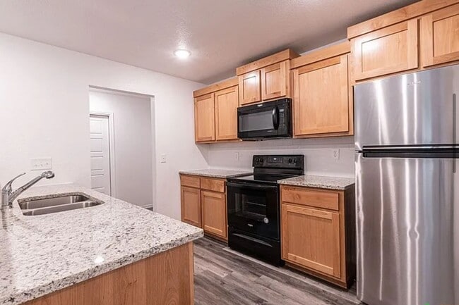 Building Photo - AVAILABLE SOON! (SECTION 8 ACCEPTED)