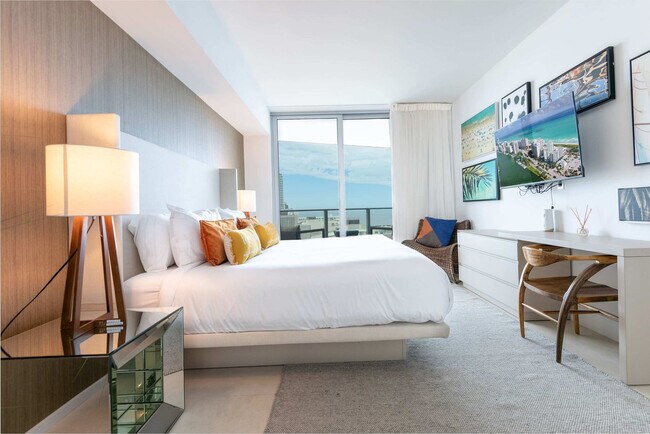 Building Photo - 4111 S Ocean Dr