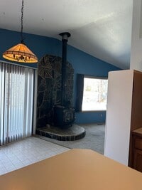 Building Photo - Cozy 2 bedroom 2 bath home