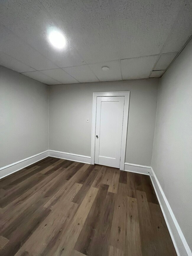 Building Photo - 114 N Thomas Ave