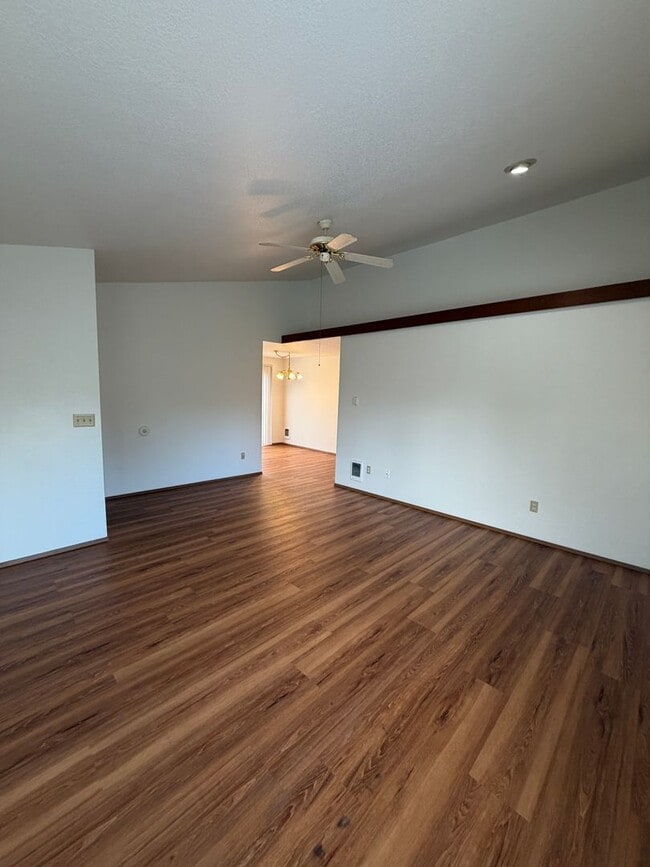 Building Photo - 1474 Diamond Rd SE