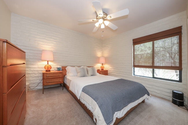 Building Photo - 6532 N Burro Creek Pl