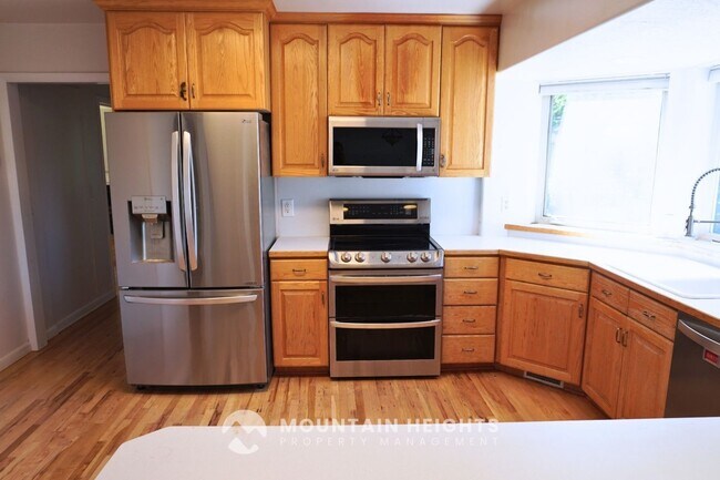 Building Photo - 2784 E Delsa Dr