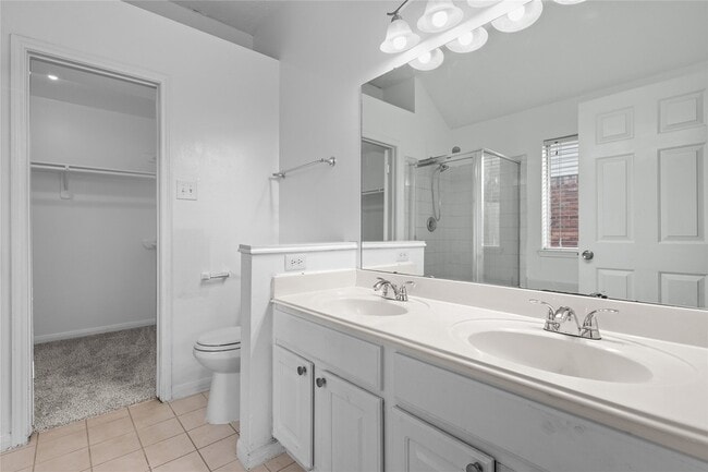 Building Photo - 17819 Scenic Oaks Dr