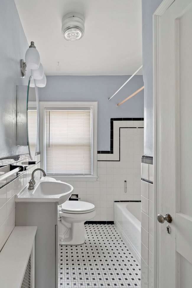 Building Photo - 710 Edmondson Ave