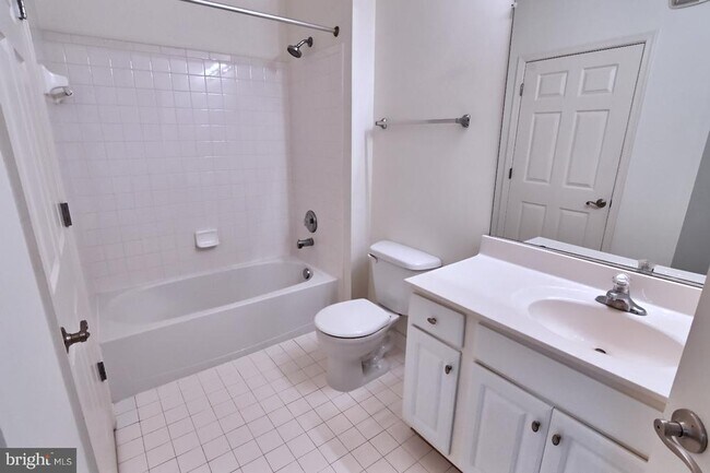 Building Photo - 21216 McFadden Square