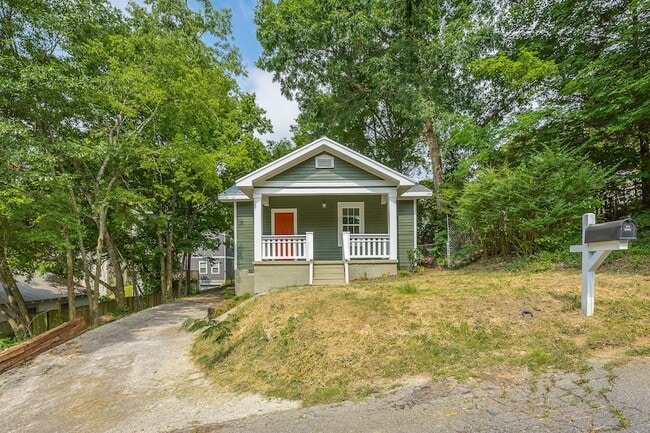 Building Photo - 671 Tremont Pl