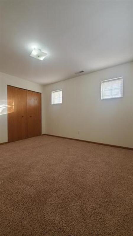 Building Photo - 6601 Creekside Dr NE