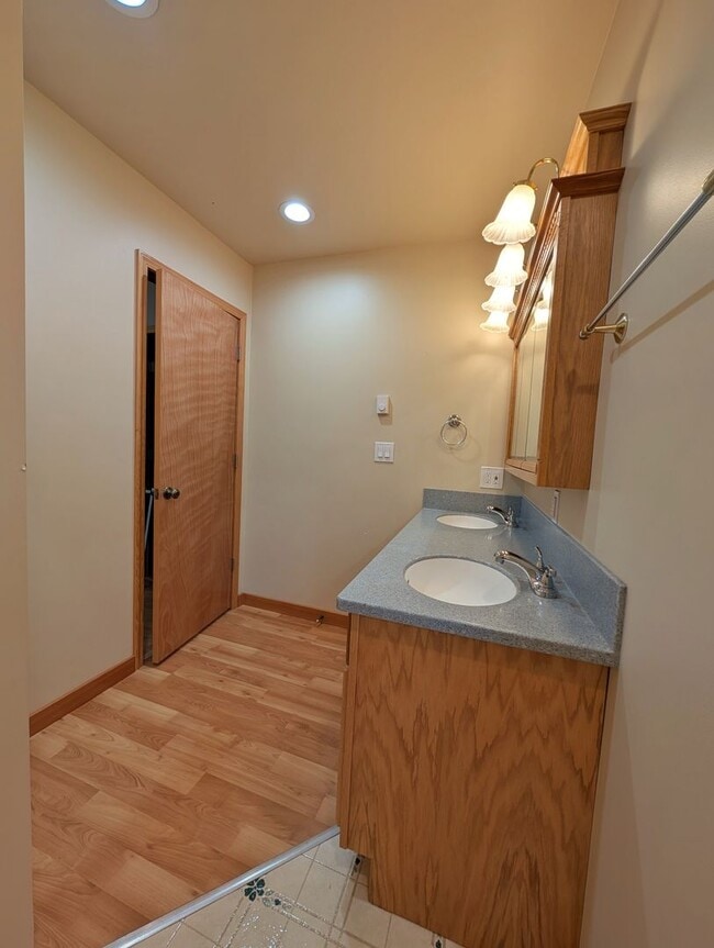 Building Photo - Unfurnished Auke Bay Home, 3BD+Den, 2BA, H...