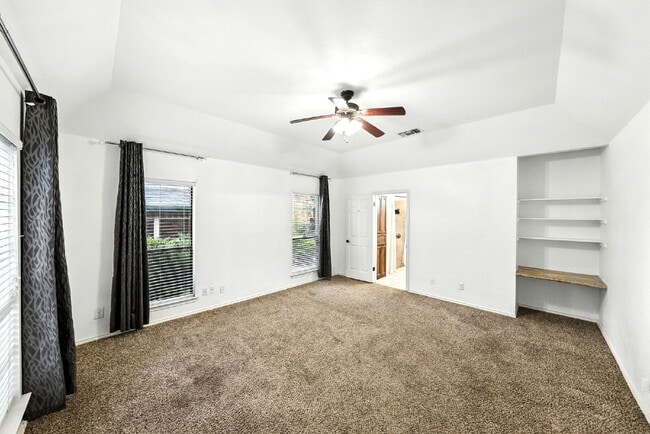 Building Photo - This is the one that checks all the boxes.