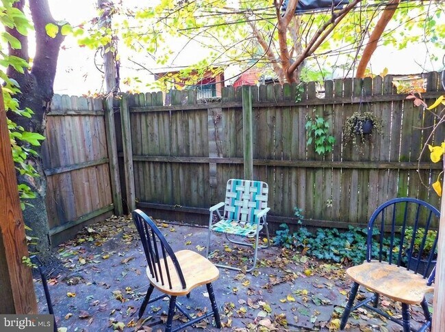 Building Photo - 2025 N Gratz St