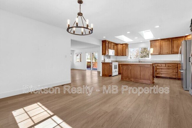 Building Photo - 7245 Pembroke Dr