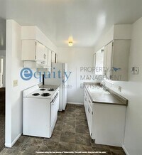 Building Photo - 549 Stringham Ave
