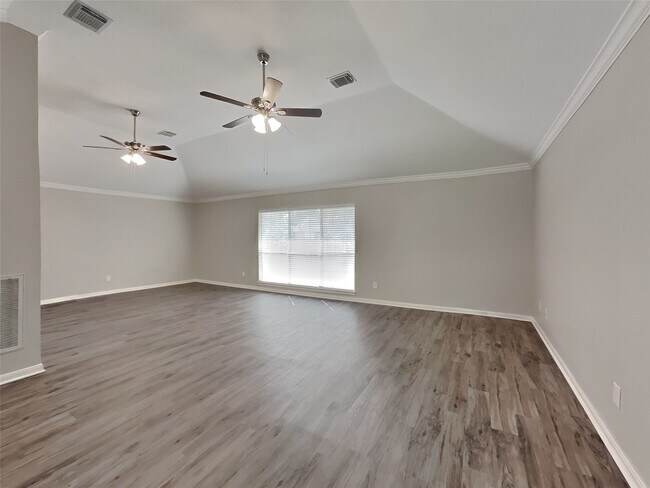 Building Photo - 510 Tanguey Ct