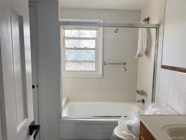 Building Photo - 129 Spring Ln