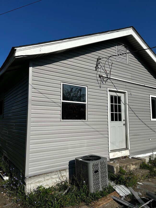 Building Photo - 1641 Asbury St