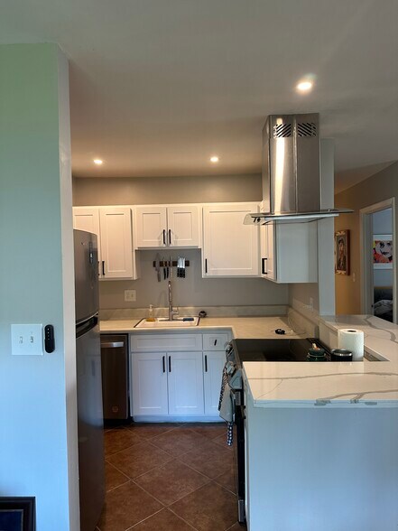 Building Photo - 132 W America St