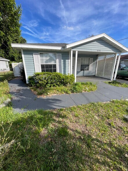 Building Photo - 4606 Wood Ave