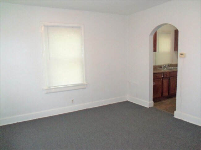 Building Photo - 429 Kern St